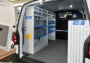 02_Police na boxy a priehľadné zásuvky v Transportery